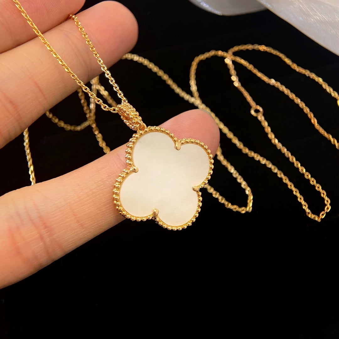 [Rosla]CLOVER 25MM MOP LARGE PENDANT NECKLACE