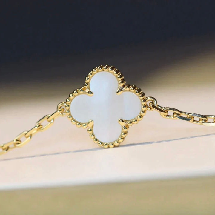 [Rosla]CLOVER 20 MOTIFS WHITE MOP NECKLACE