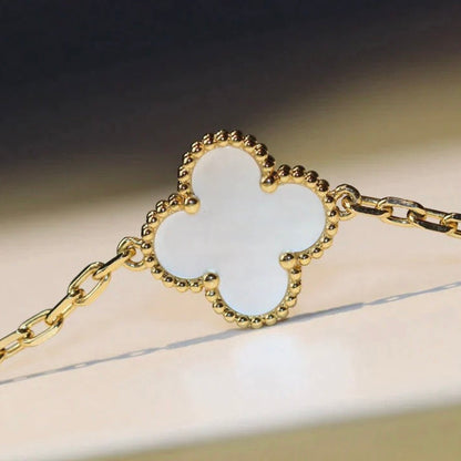 [Rosla]CLOVER 20 MOTIFS WHITE MOP NECKLACE