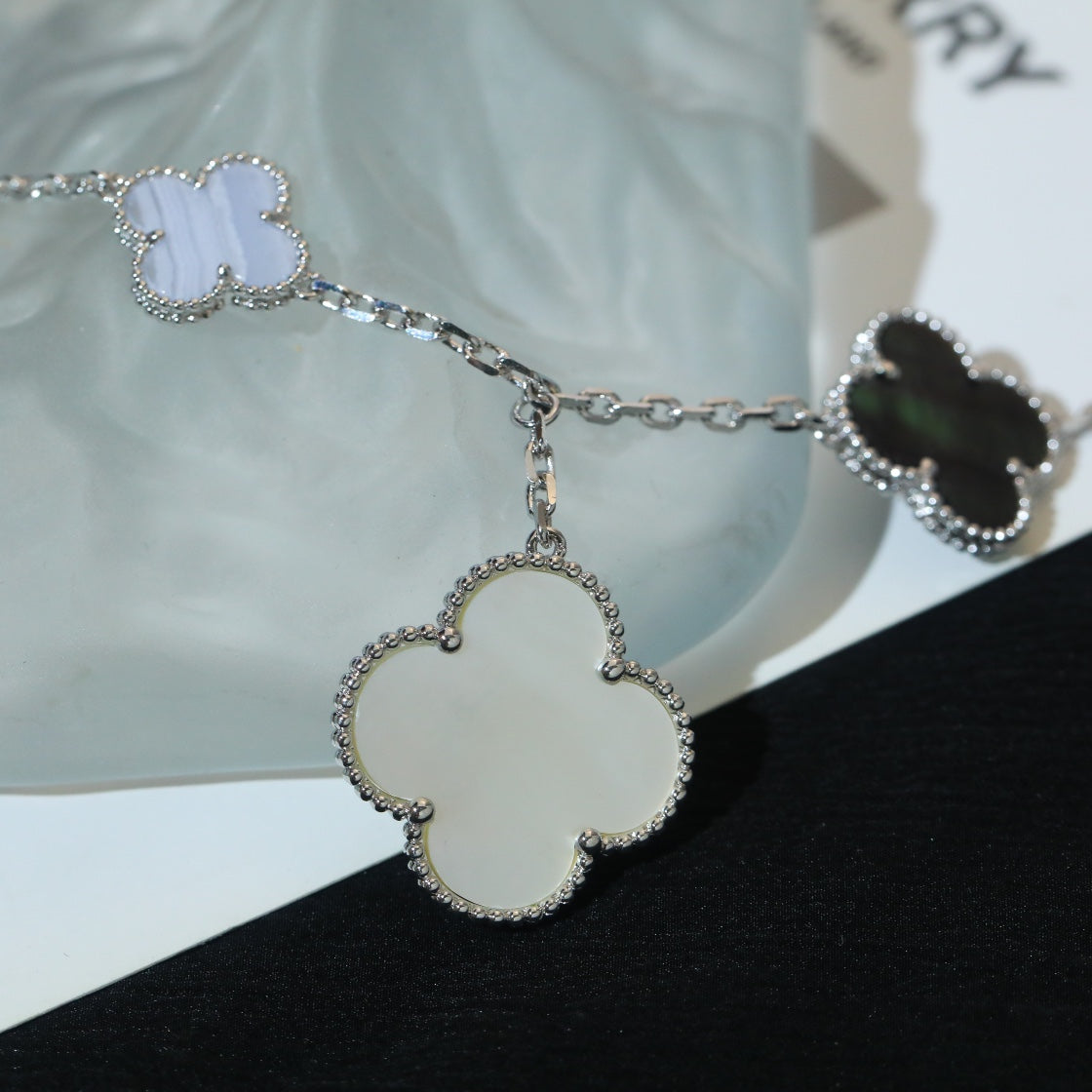 [Rosla]CLOVER BRACELET 5 MOTIFS MOP CHALCEDONY SILVER