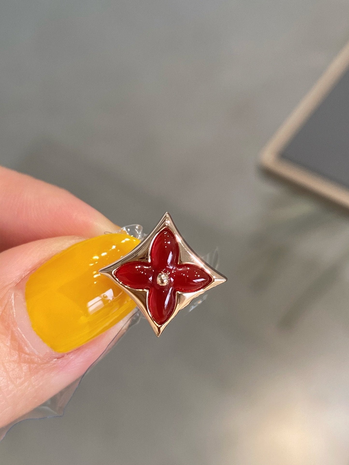 [Rosla]STAR AND SUN PINK GOLD CARNELIAN STUD EARRINGS