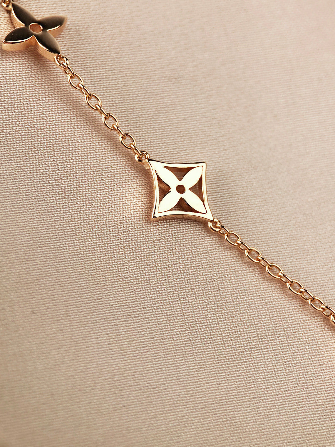 [Rosla]STAR AND SUN 7 MOTIFS GOLD BRACELET