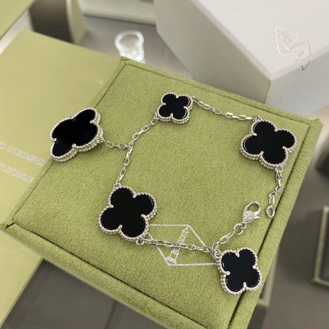 [Rosla]CLOVER 5 MOTIFS SIVLER ONYX BRACELET