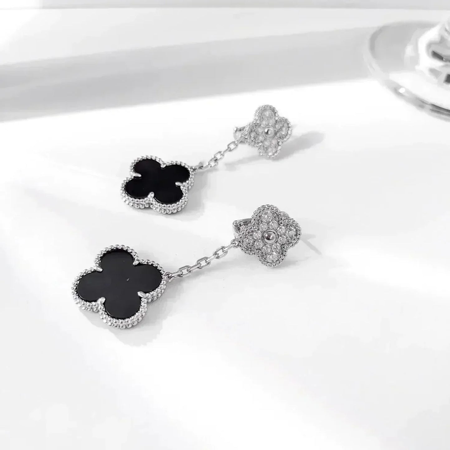 [Rosla]CLOVER 2 MOTIFS  DIAMOND ONYX EARRINGS SILVER