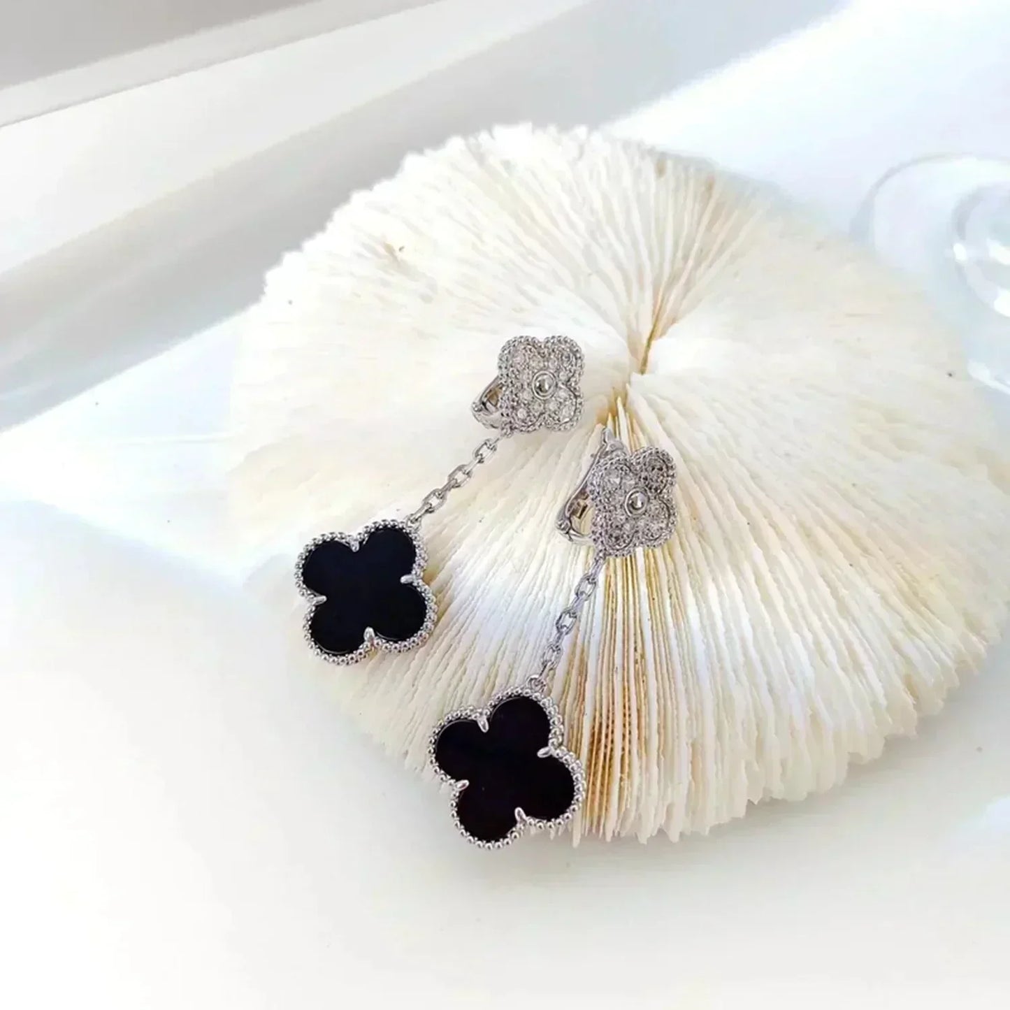 [Rosla]CLOVER 2 MOTIFS  DIAMOND ONYX EARRINGS SILVER