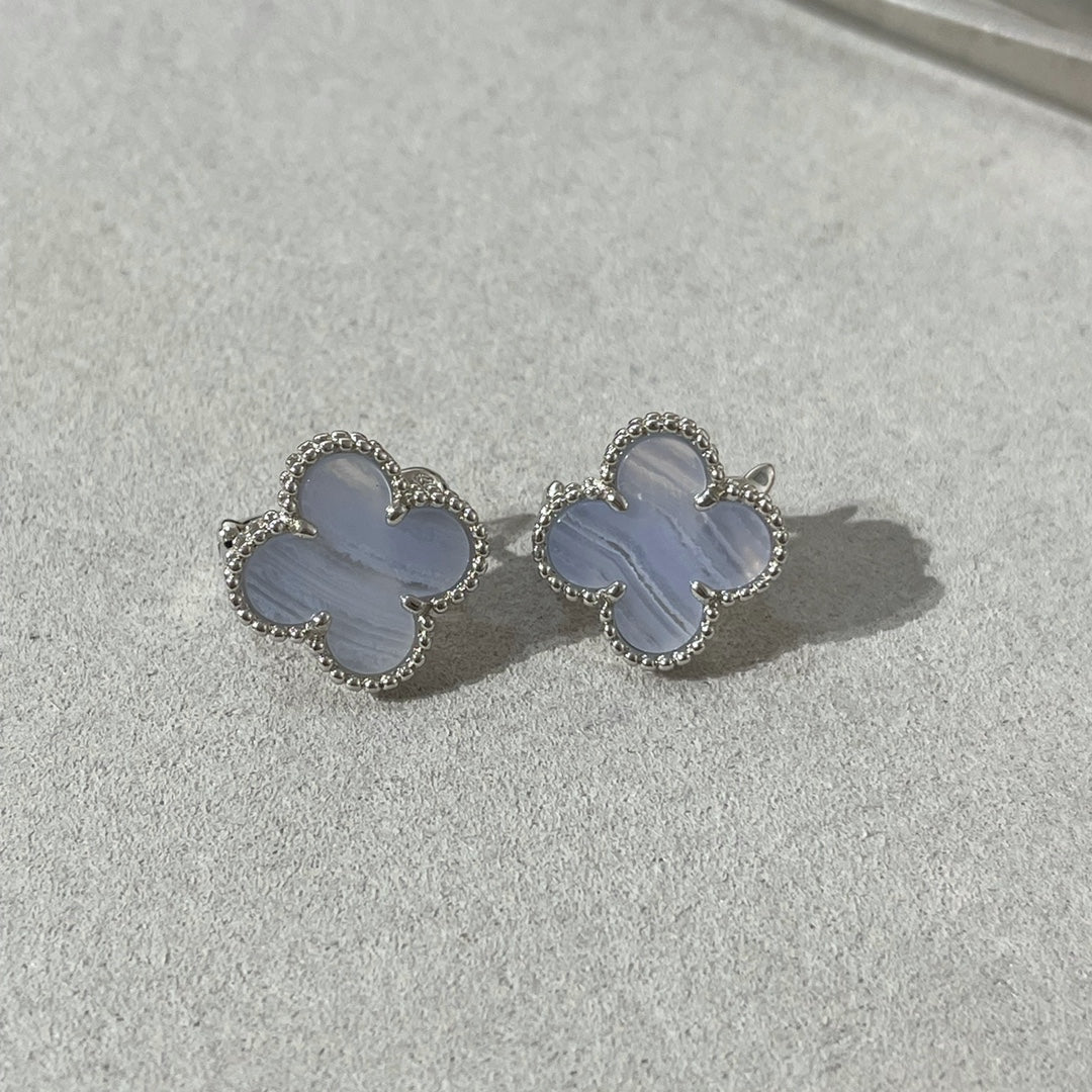 [Rosla]CLOVER CHALCEDONY SILVER STUD EARRINGS