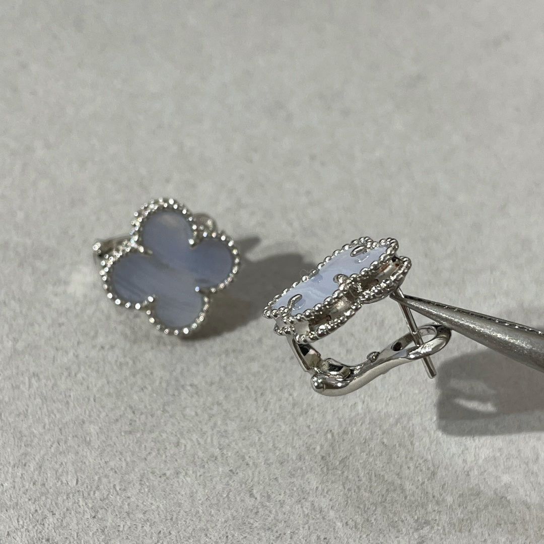 [Rosla]CLOVER CHALCEDONY SILVER STUD EARRINGS