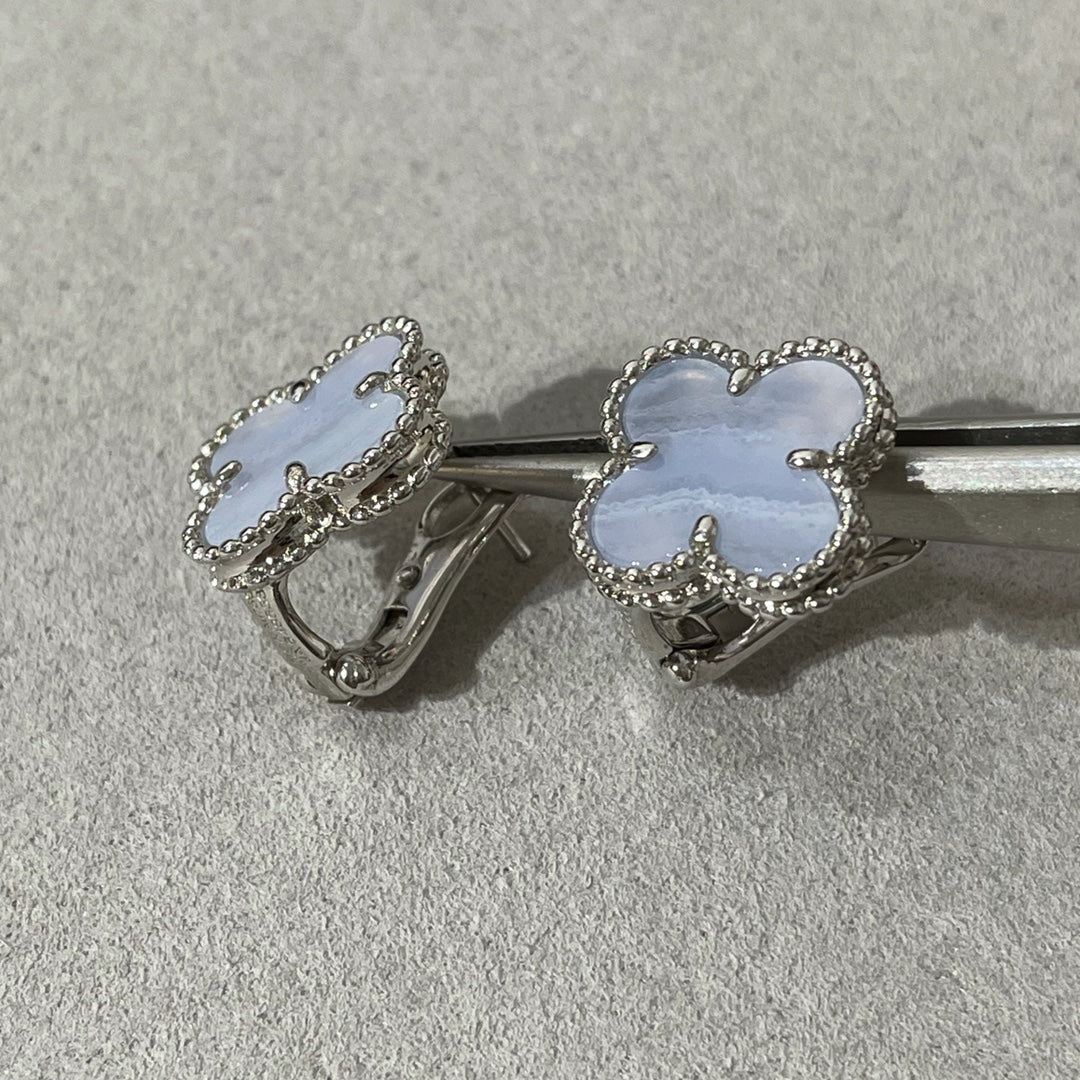 [Rosla]CLOVER CHALCEDONY SILVER STUD EARRINGS