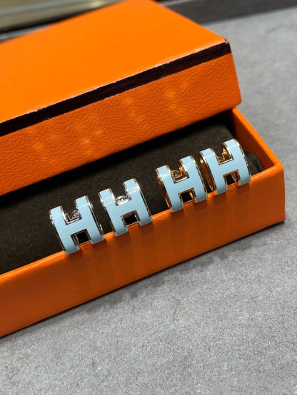 [Rosla]POP H SKY BLUE STUD EARRINGS