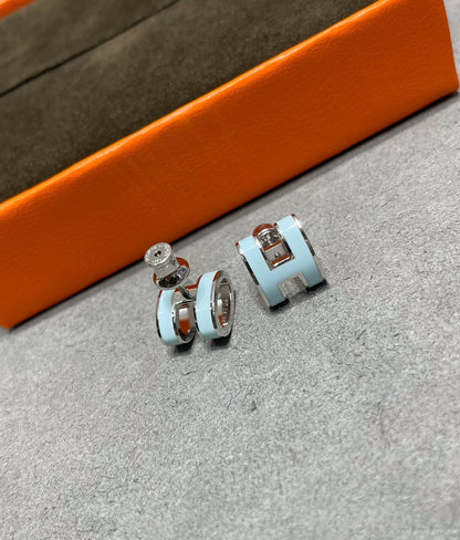 [Rosla]POP H SKY BLUE STUD EARRINGS