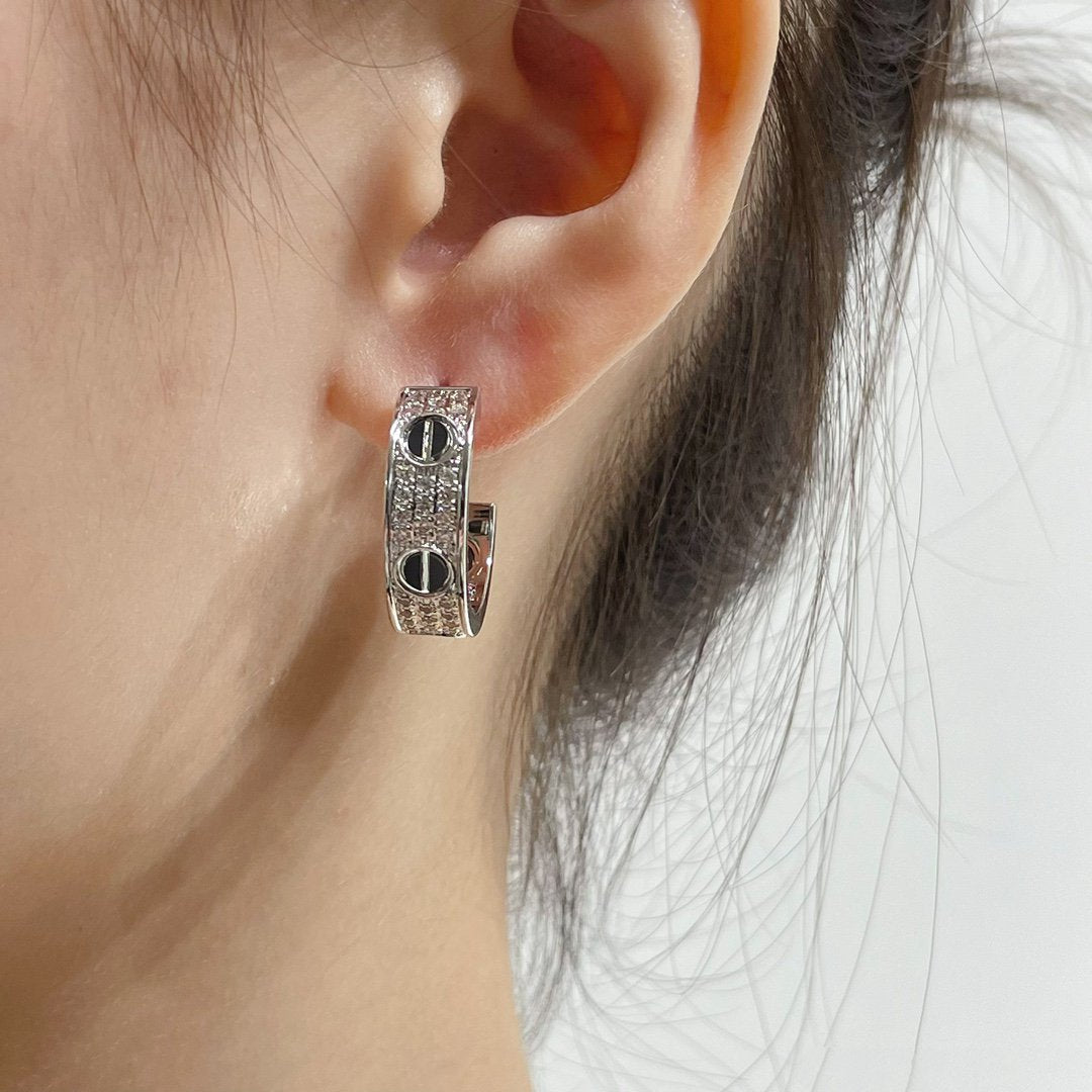 [Rosla]LOVE CERAMIC DIAMOND PAVED SILVER EARRINGS