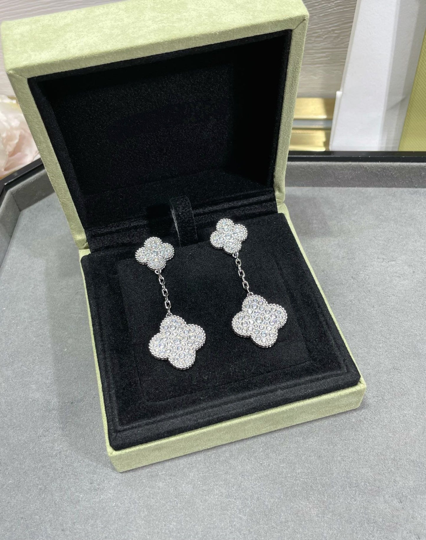 [Rosla]CLOVER 2 MOTIFS DIAMOND PAVED SILVER EARRINGS