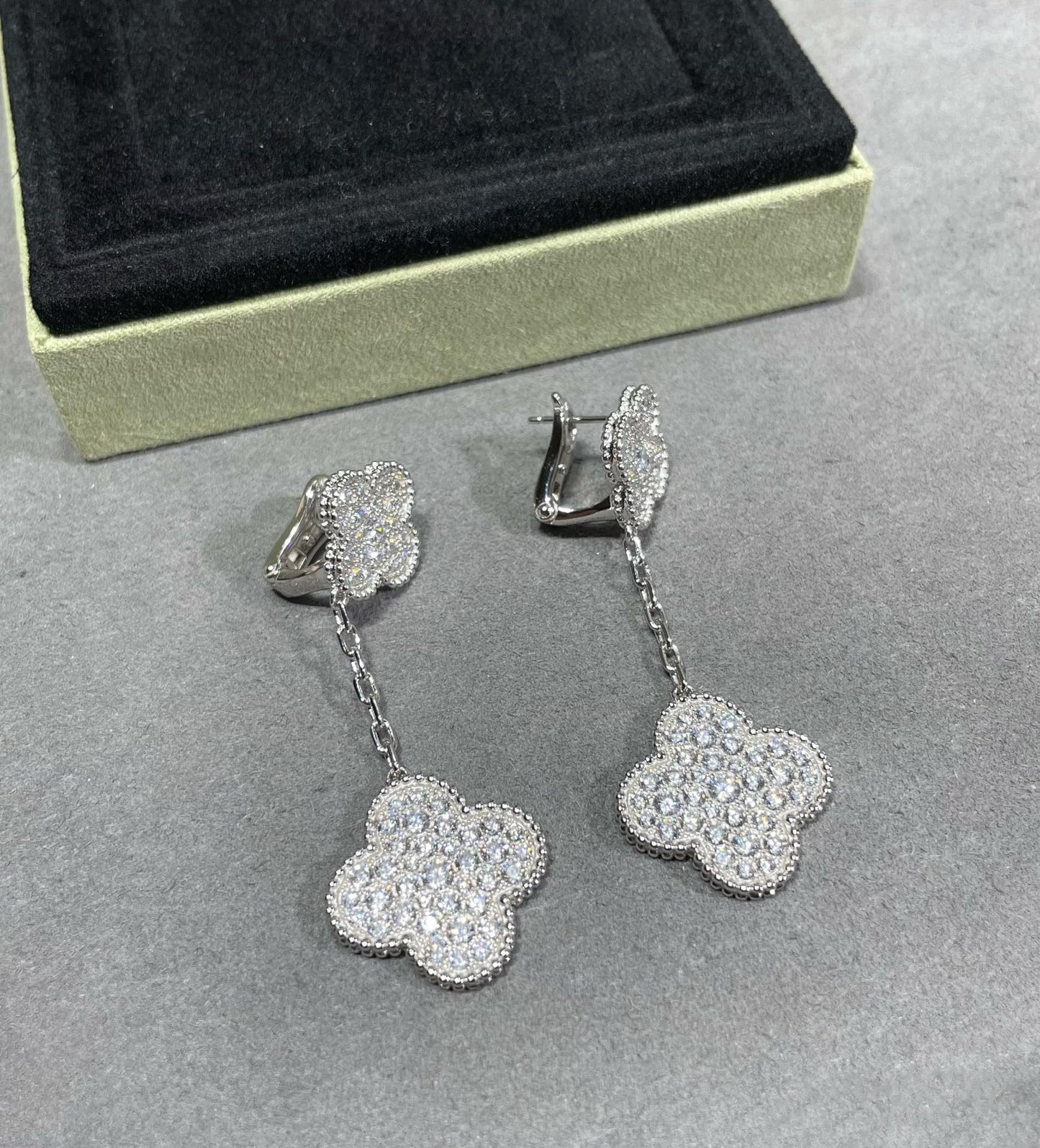 [Rosla]CLOVER 2 MOTIFS DIAMOND PAVED SILVER EARRINGS