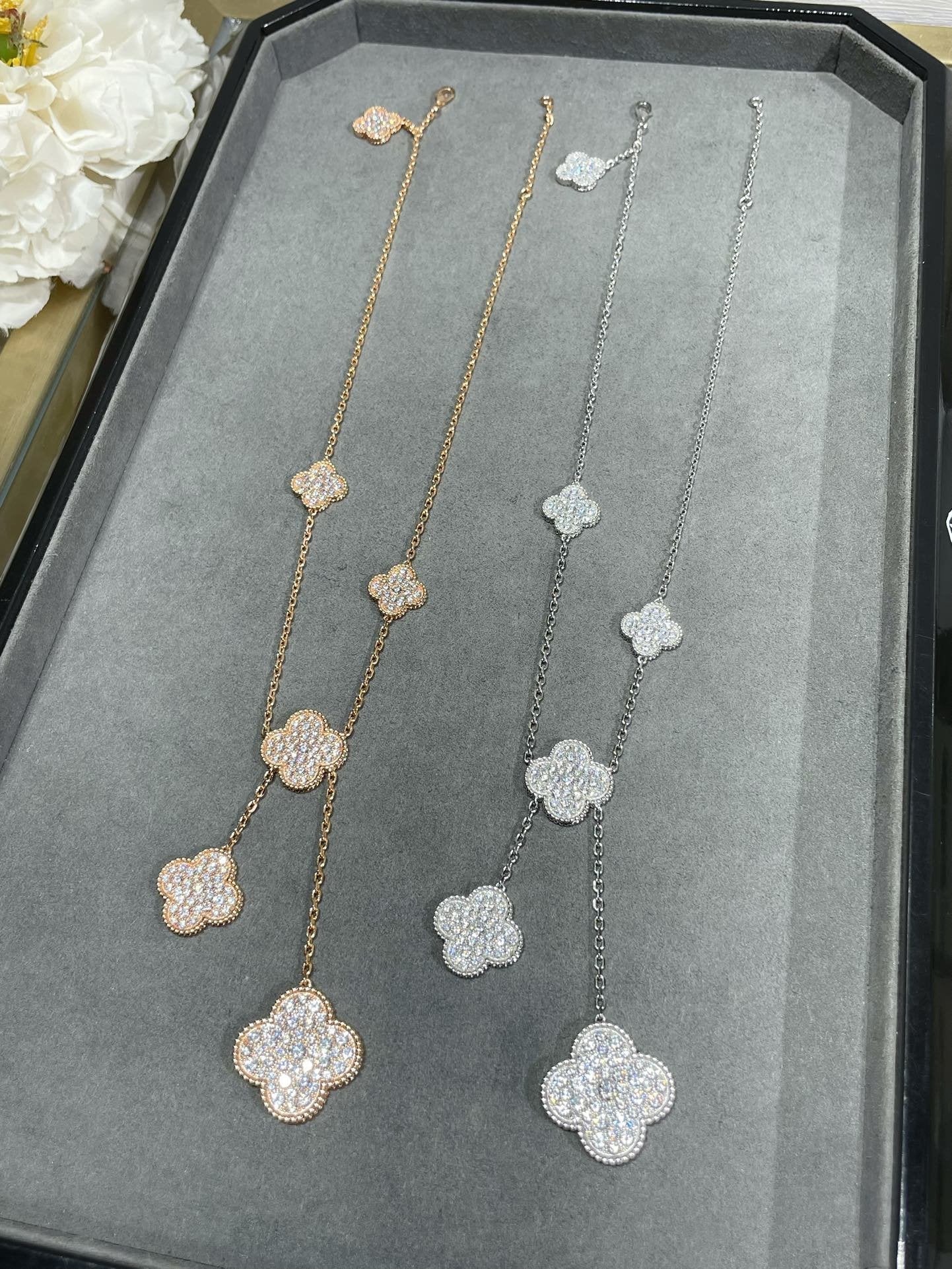 [Rosla]CLOVER 6 MOTIF DIAMOND PAVED NECKLACE