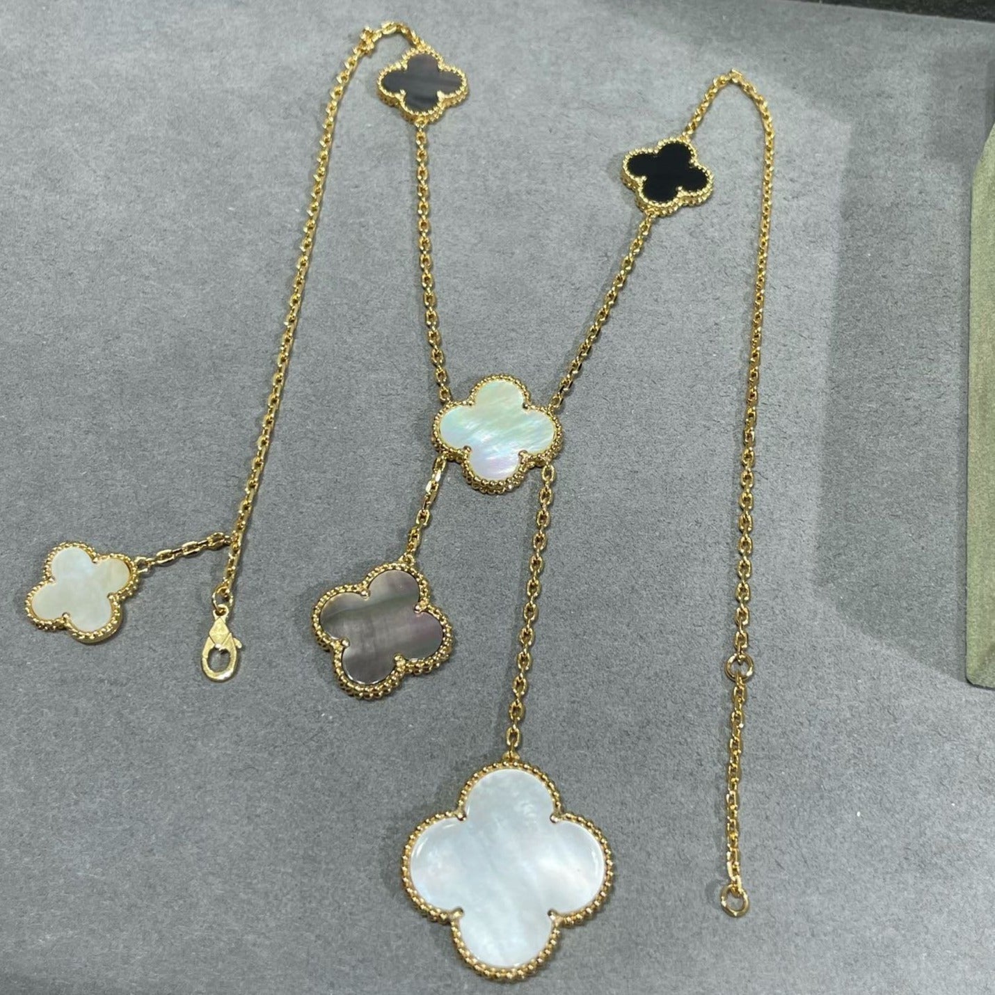 [Rosla]CLOVER 6 MOTIF MOP ONYX GOLD NECKLACE
