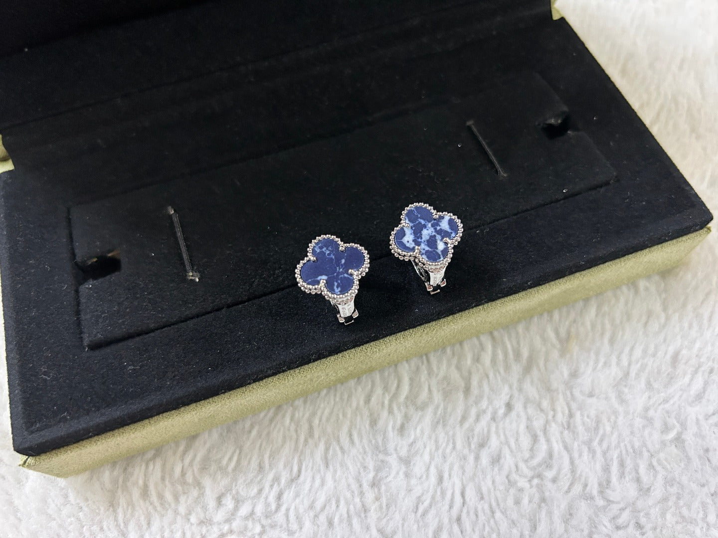 [Rosla]CLOVER PIETERSITE MEDIUM STUD EARRINGS
