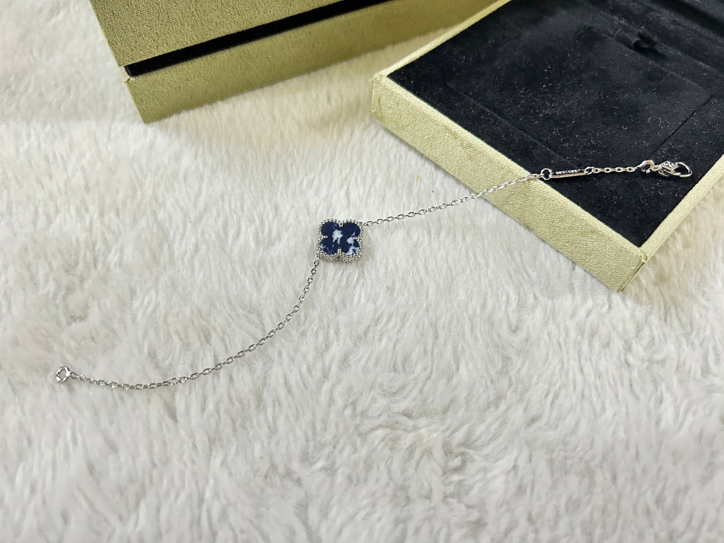 [Rosla]CLOVER 1 MOTIF PIETERSITE BRACELET