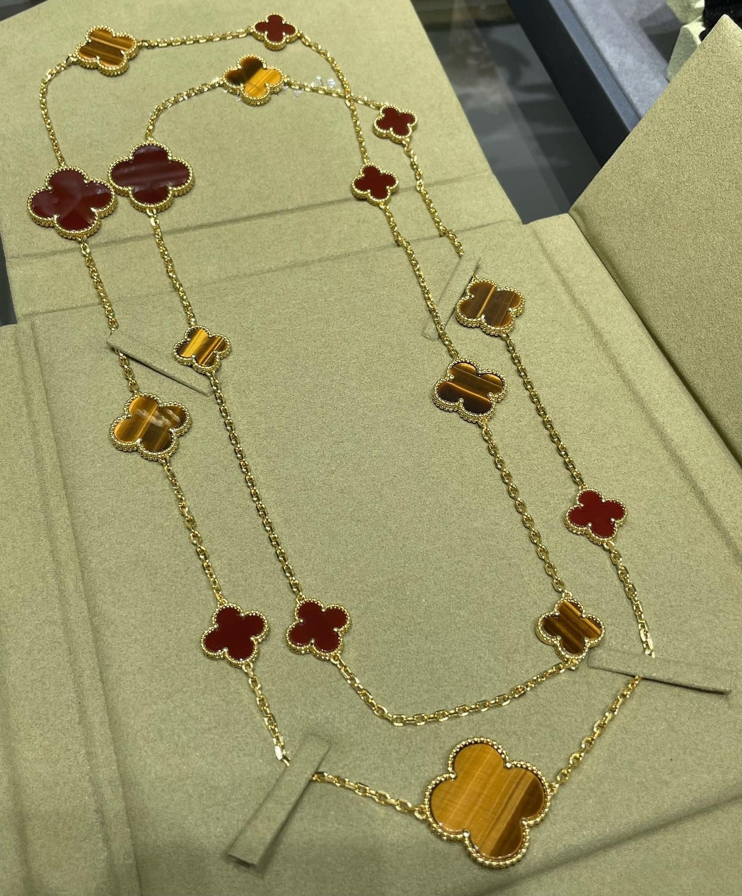[Rosla]CLOVER 16 MOTIF CARNELIAN TIGER EYE ROSE GOLD NECKLACE