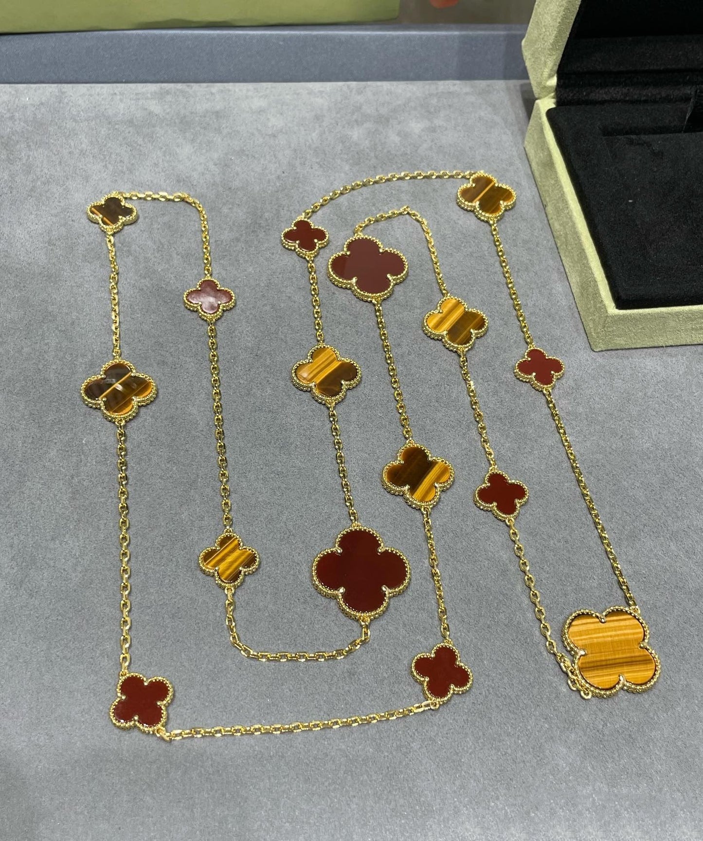 [Rosla]CLOVER 16 MOTIF CARNELIAN TIGER EYE ROSE GOLD NECKLACE
