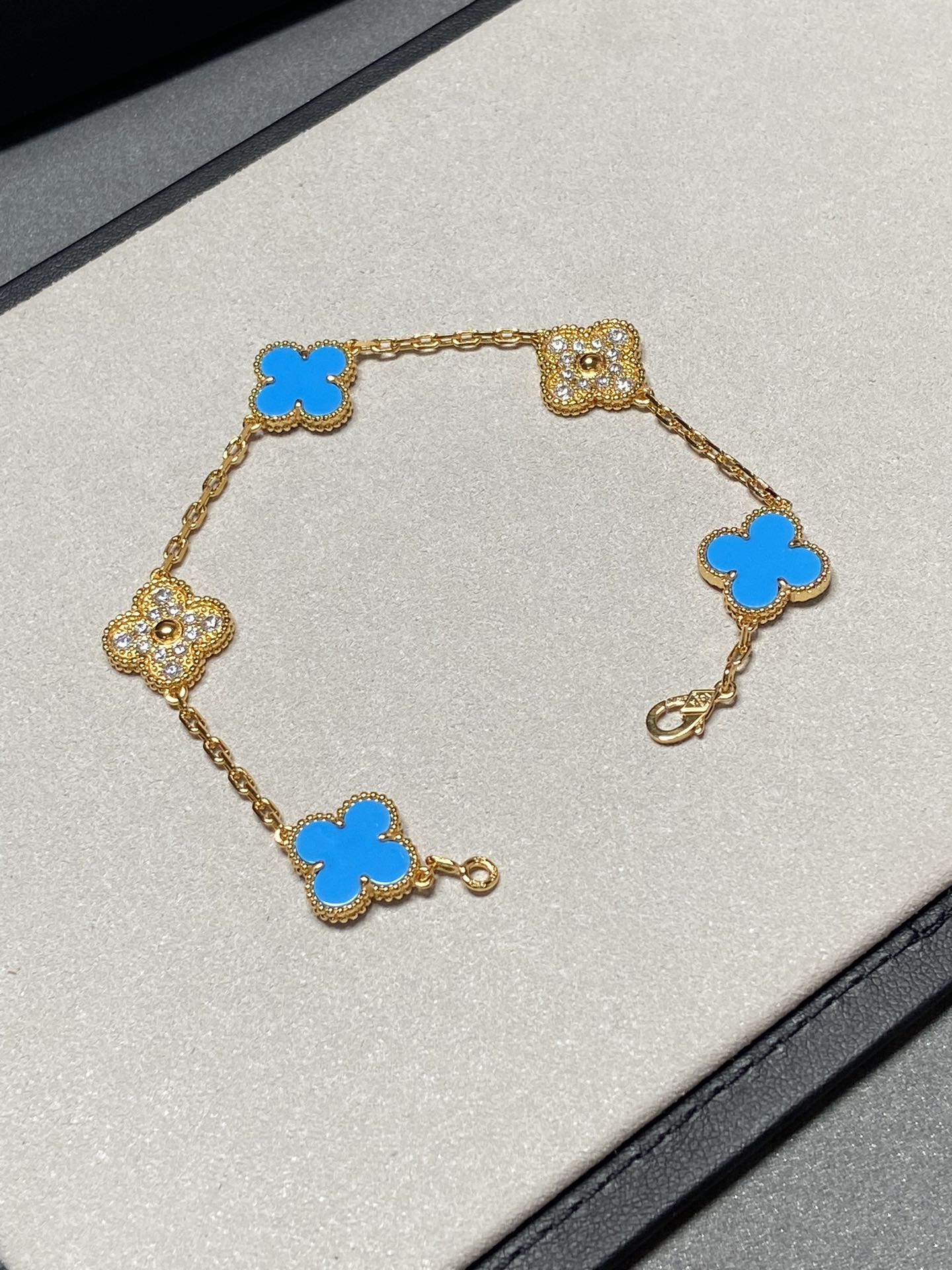 [Rosla]CLOVER 5 MOTIF BLUE CHALCEDONY DIAMOND GOLD BRACELET