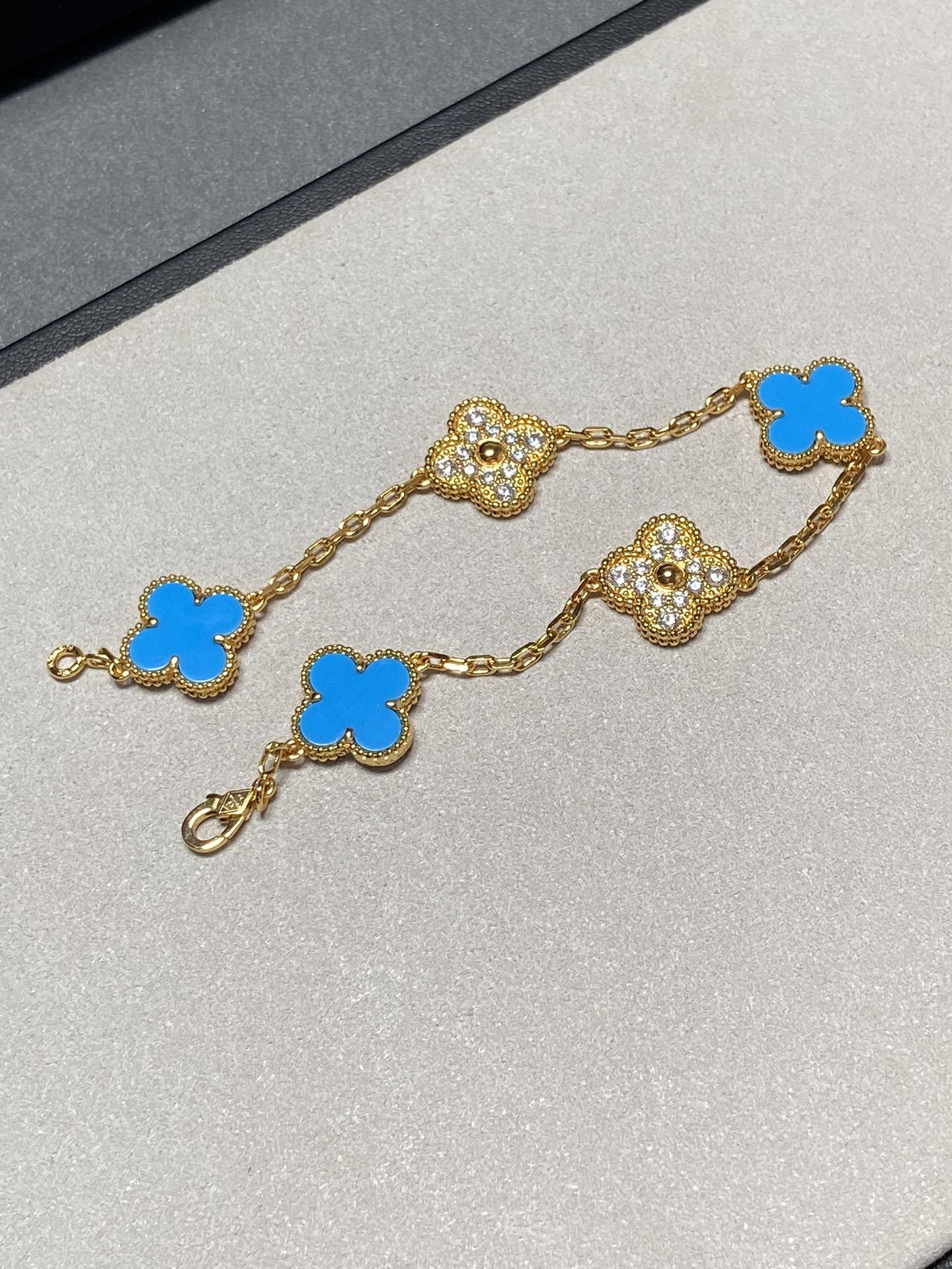 [Rosla]CLOVER 5 MOTIF BLUE CHALCEDONY DIAMOND GOLD BRACELET