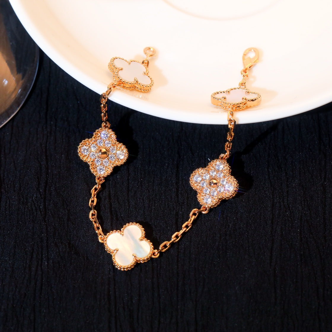 [Rosla]CLOVER BRACELET 5 MOTIF WHITE MOP DIAMOND