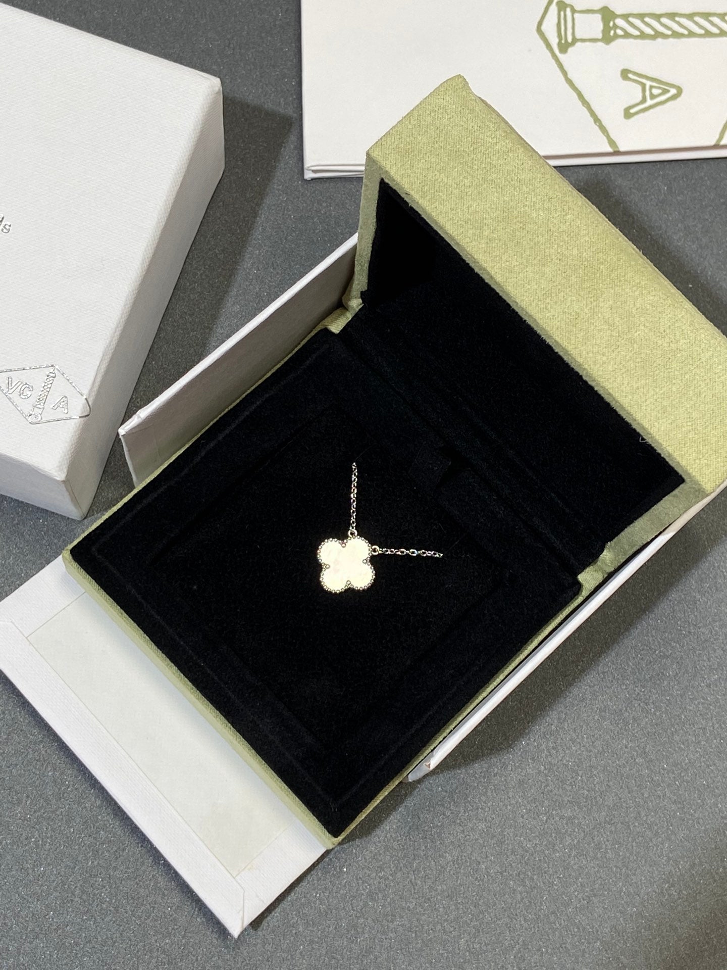 [Rosla]CLOVER MEDIUM SILVER WHITE MOP NECKLACE