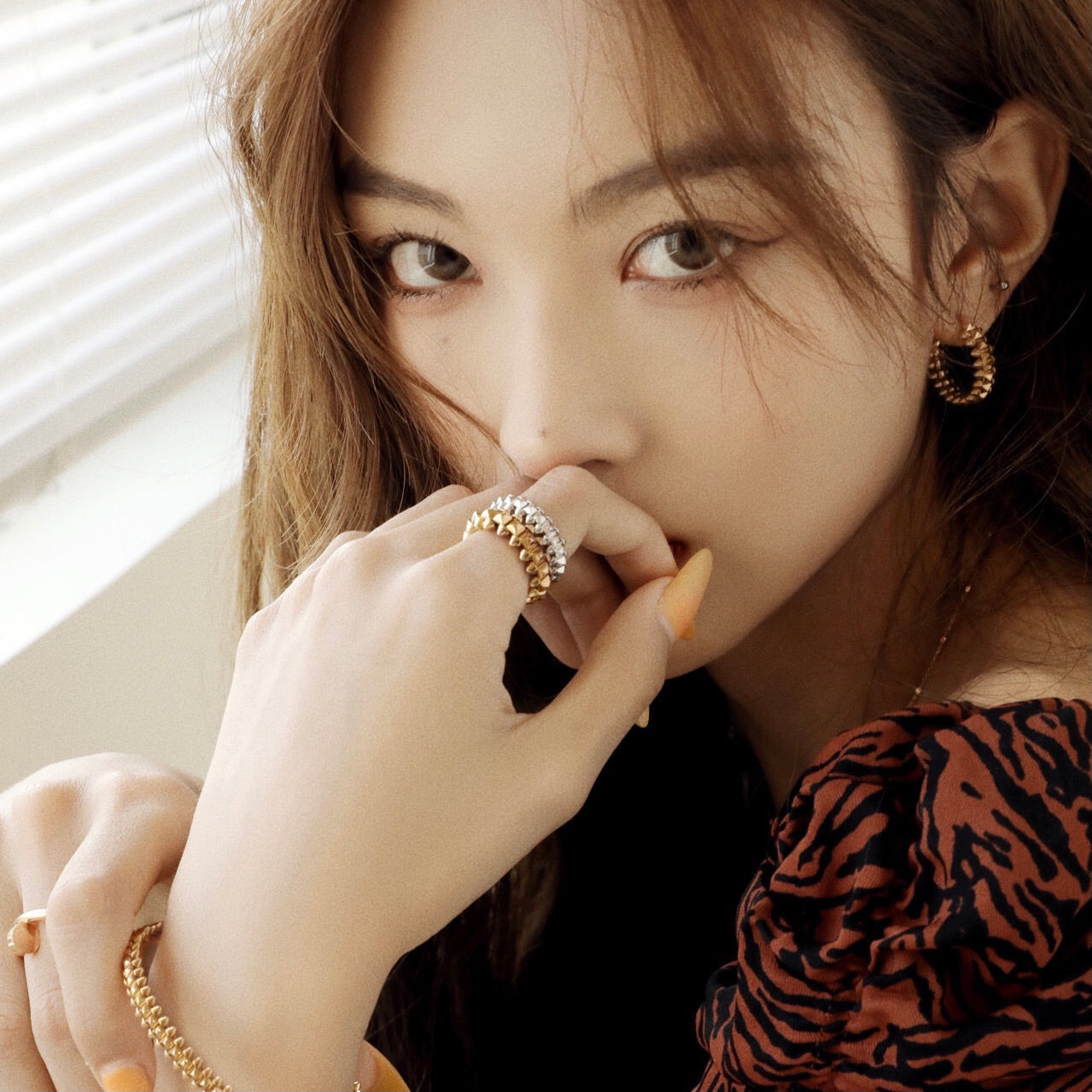 [Rosla]CLASH SMALL HOOP EARRINGS