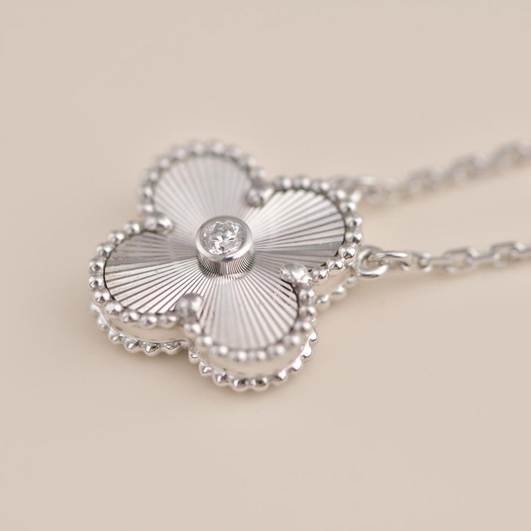 [Rosla]CLOVER  15MM DIAMOND LASER NECKLACE SILVER