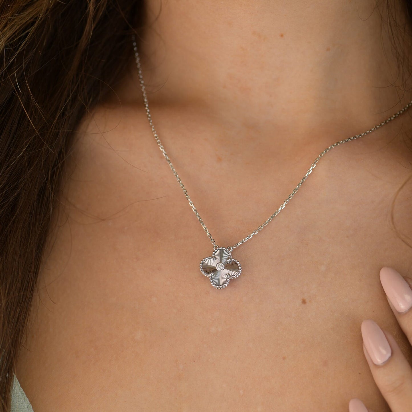 [Rosla]CLOVER  15MM DIAMOND LASER NECKLACE SILVER