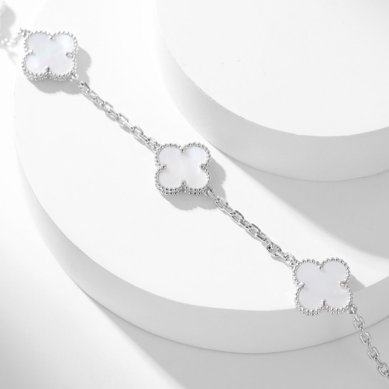 [Rosla]CLOVER 10 MOTIFS WHITE MOTHER OF PEARL NECKLACE