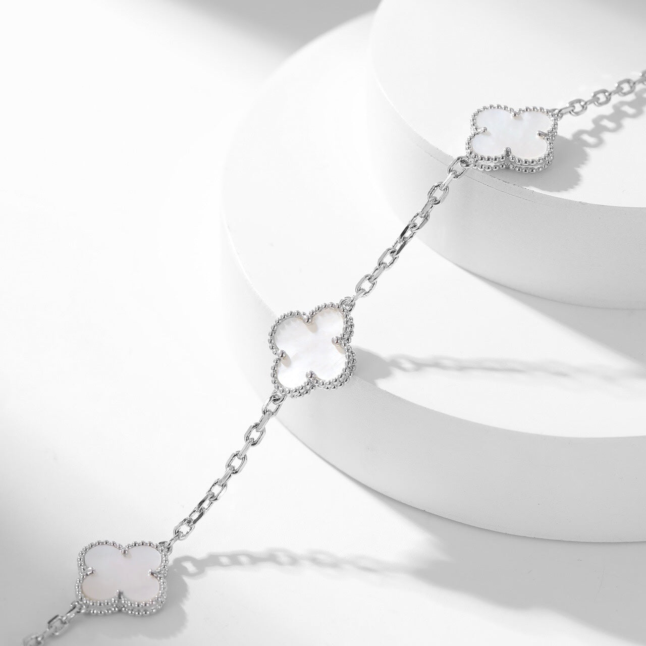 [Rosla]CLOVER 10 MOTIFS WHITE MOTHER OF PEARL NECKLACE