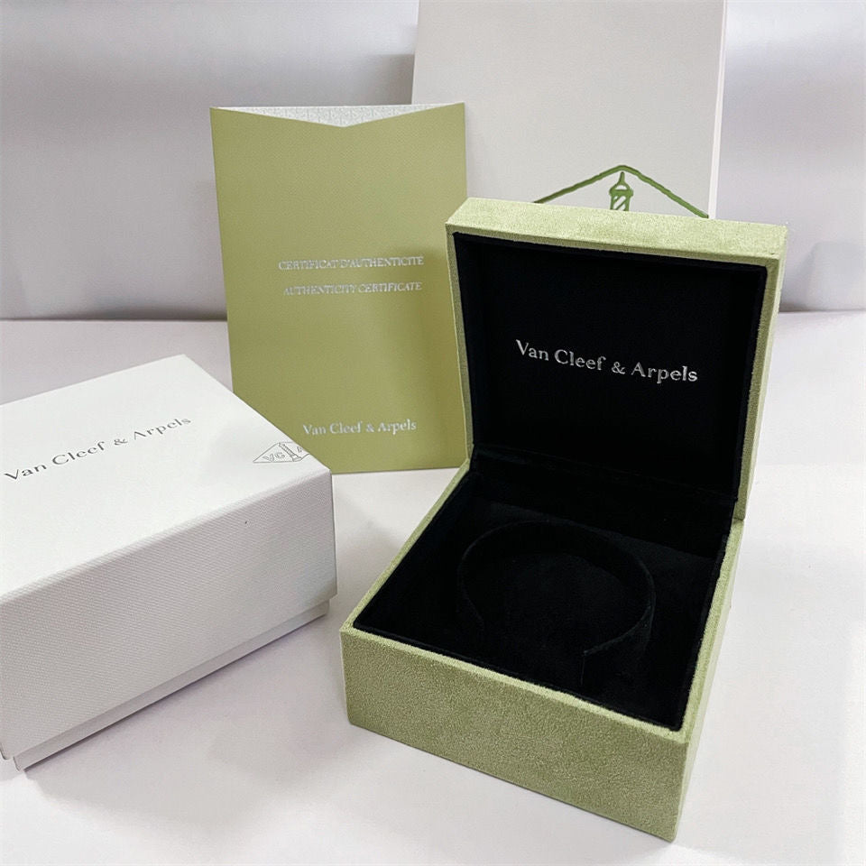 [Rosla]VA CLOVER BRACELET NECKLACE RING BOX GIFT BAG