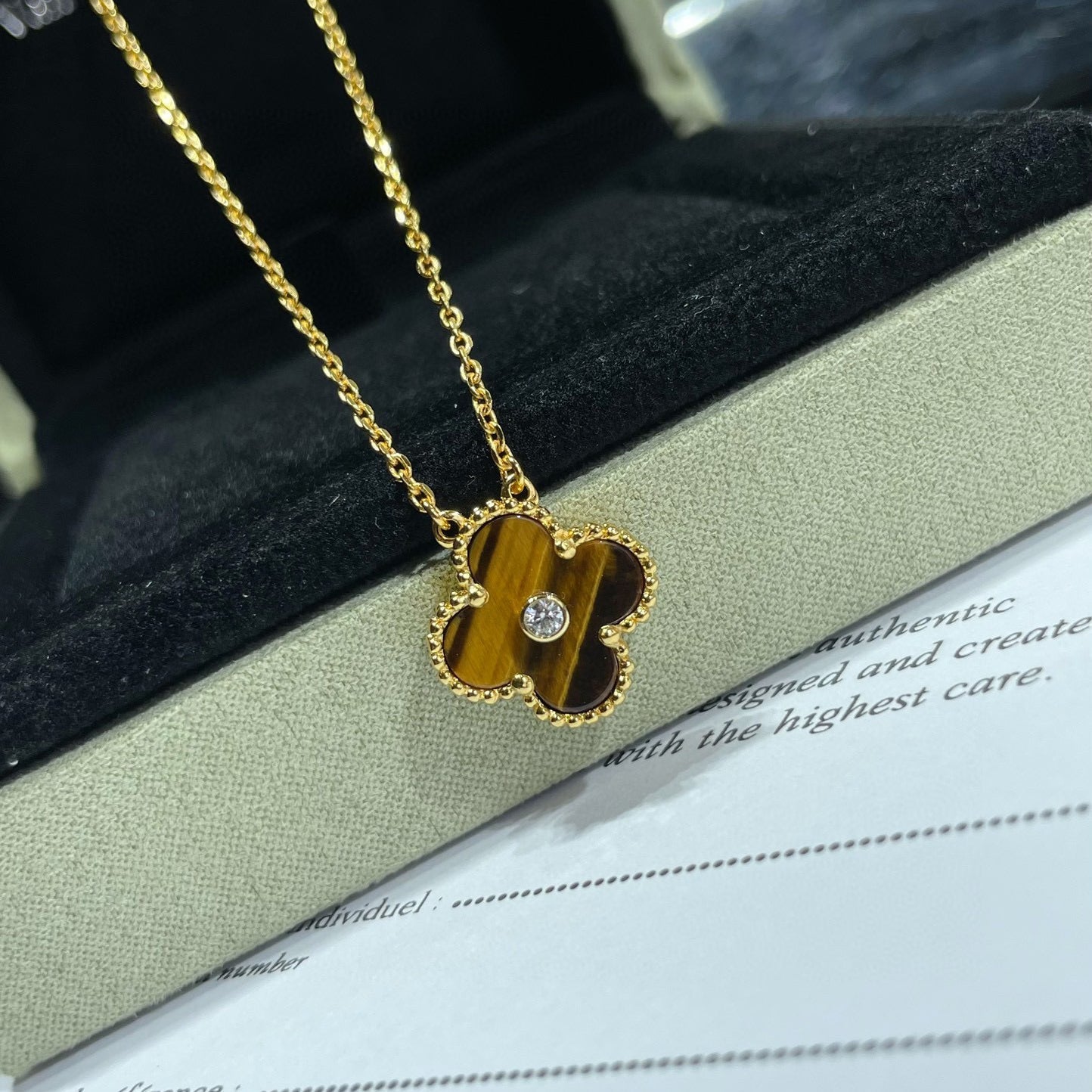 [Rosla]CLOVER 15MM DIAMOND AND YELLOW TIGER'S EYE AGATE necklace