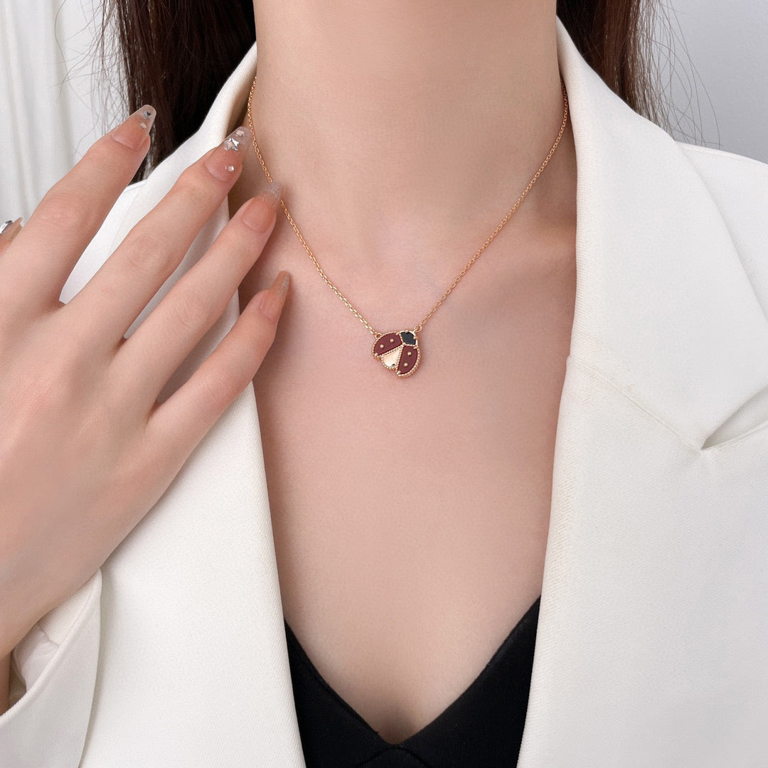 [Rosla]LUCKY  CARNELIANS LADYBUG NECKLACE