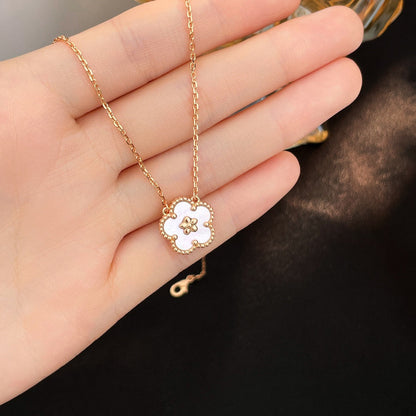 [Rosla]LUCKY  WHITE MOP  PLUM BLOSSOM NECKLACE