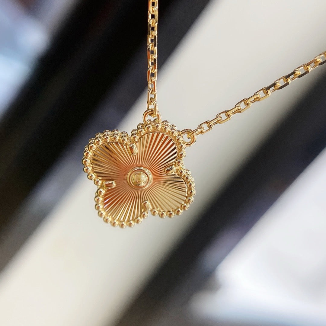 [Rosla]CLOVER 15MM LASER NECKLACE