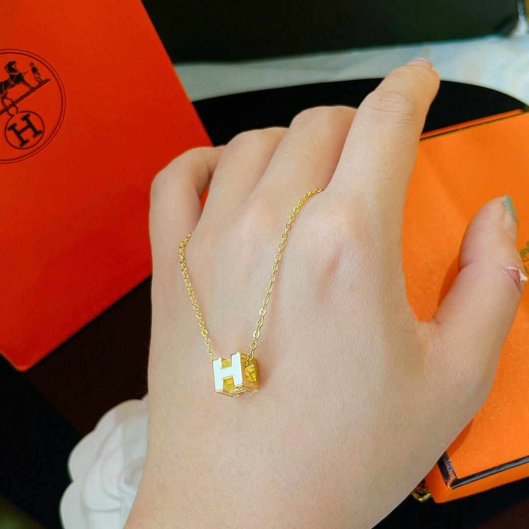 [Rosla]H WHITE SQUARE GOLD NECKLACE