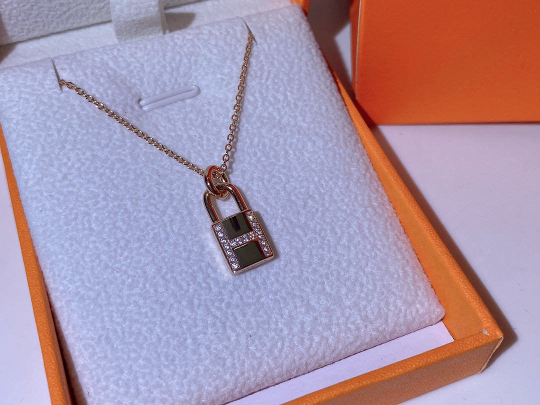 [Rosla]HM ADVANCED NICHE LOCK HEAD NECKLACE DIAMONDS