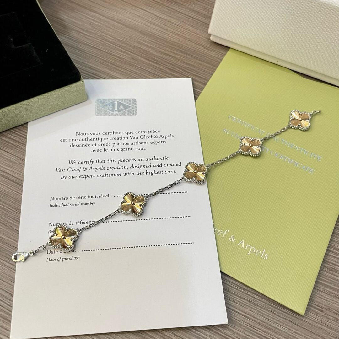 [Rosla]CLOVER  5 MOTIFS  CHRISTMAS LIMITED EDITION BRACELET