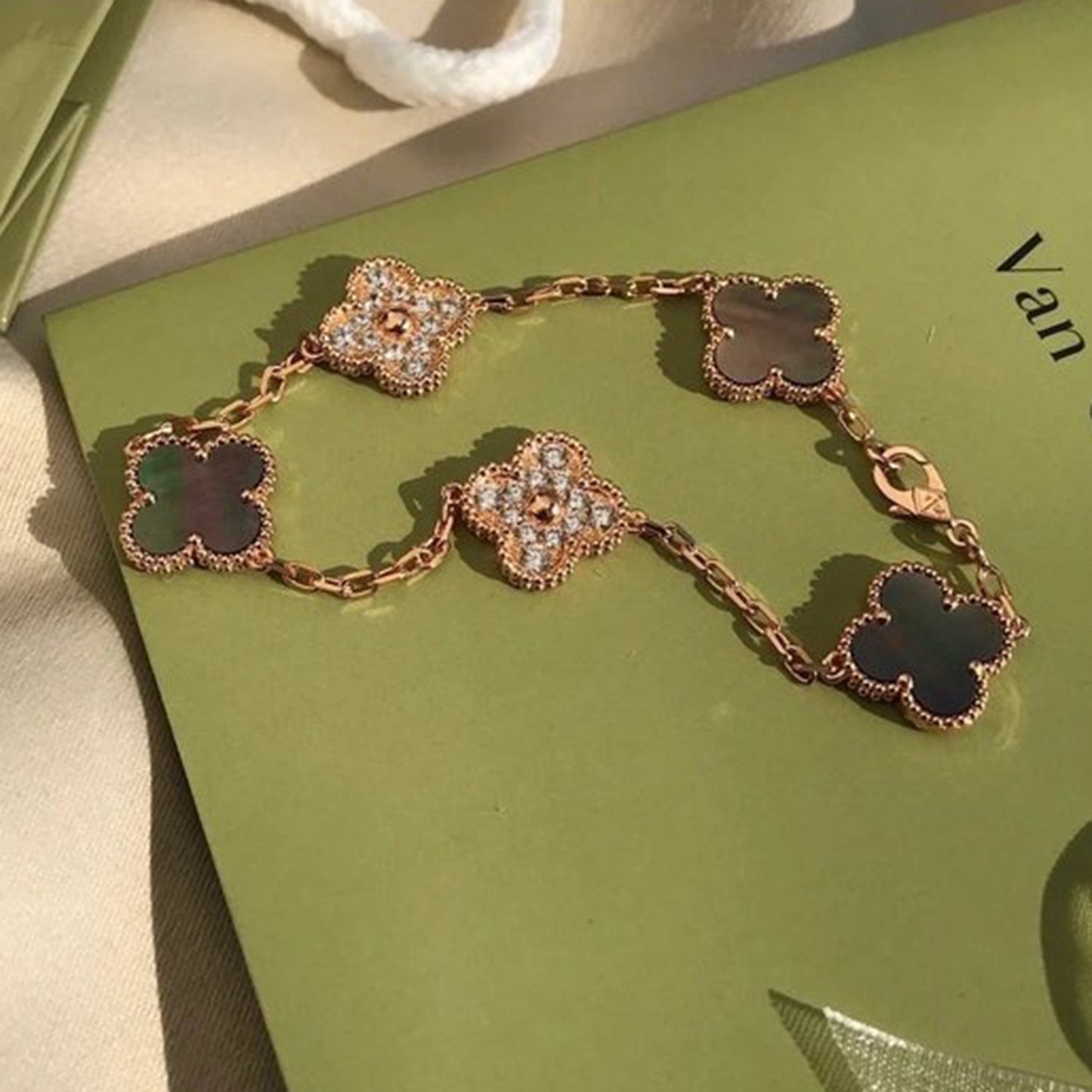 [Rosla]CLOVER 5 MOTIF GRAY MOP DIAMOND BRACELET