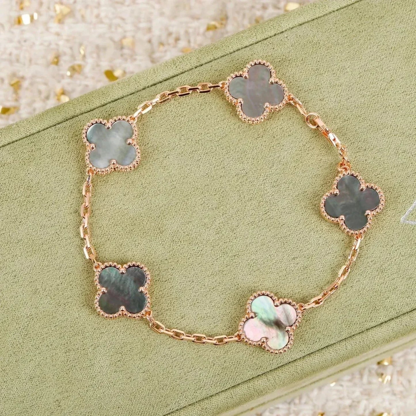 [Rosla]CLOVER 5 MOTIF GRAY MOP  BRACELET