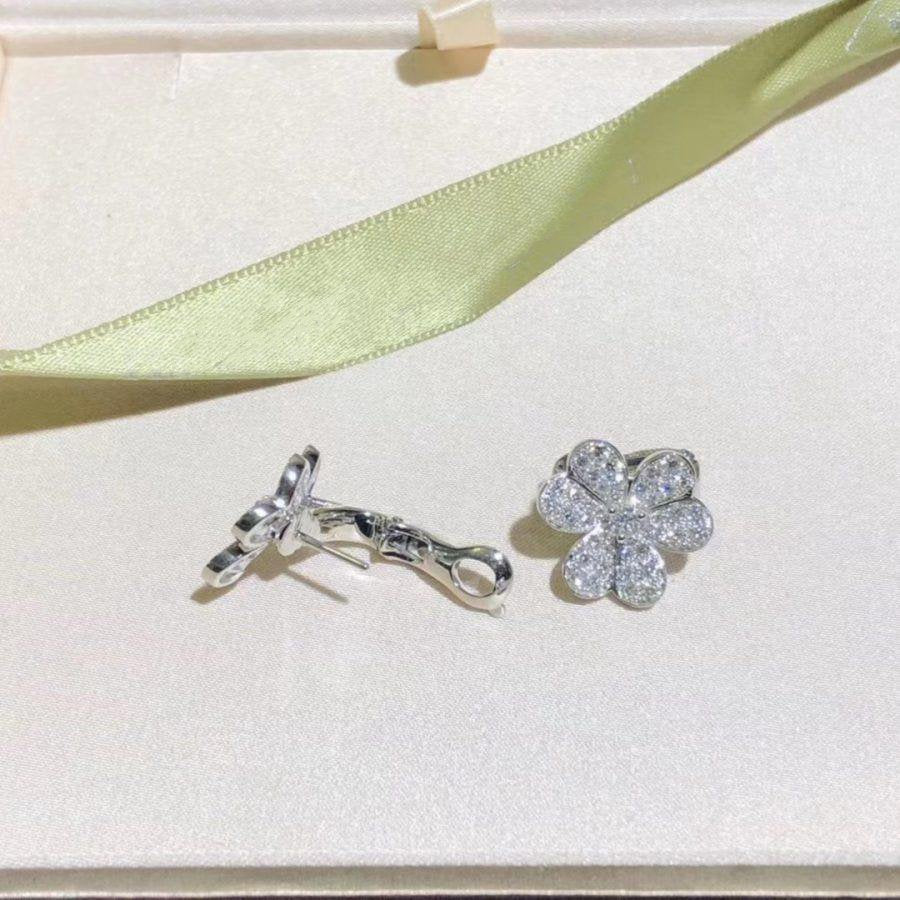 [Rosla]FRIVOLE SILVER FLOWER DIAMOND EARRINGS