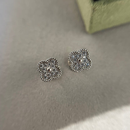 [Rosla]CLOVER MINI DIAMOND STUD EARRINGS